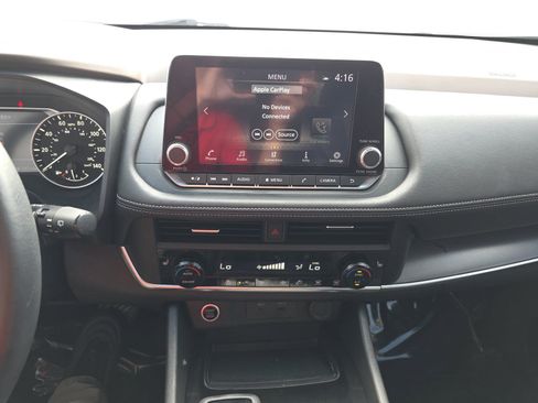 Used 2023 Nissan Rogue SV w/ SV Premium B Package FWD image 17