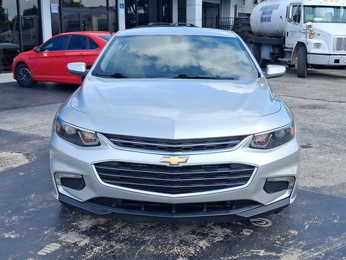 Used 2016 Chevrolet Malibu LT w/ Leather Package FWD image 3
