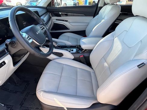 Used 2024 Kia Telluride EX w/ EX Captain's Chair Package FWD image 18