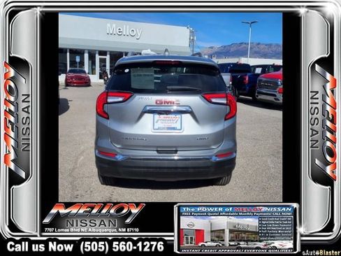 Used 2024 GMC Terrain SLT image 13