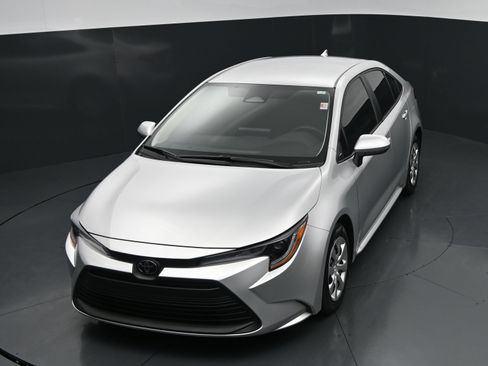 Used 2025 Toyota Corolla LE FWD image 27