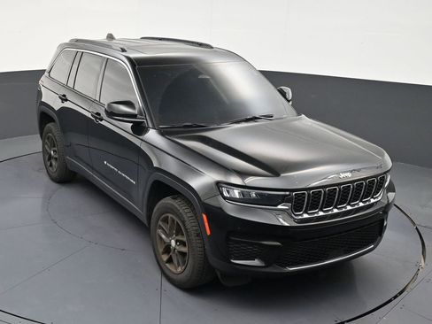 Used 2024 Jeep Grand Cherokee Laredo X w/ Luxury Tech Group I AWD/4WD image 18