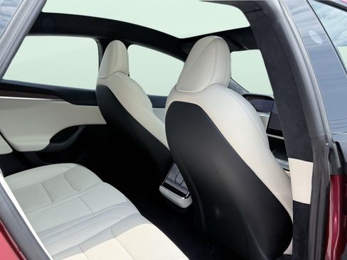 Used 2023 Tesla Model S AWD/4WD image 36