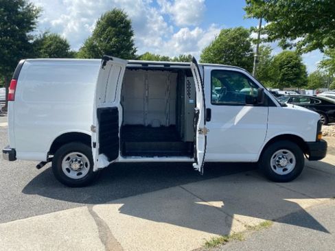 Used 2014 Chevrolet Express 2500 RWD image 7