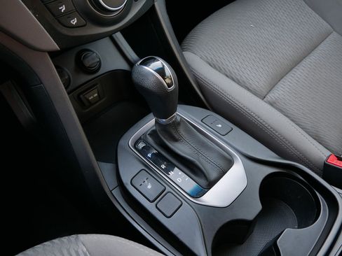 Used 2016 Hyundai Santa Fe SE image 23