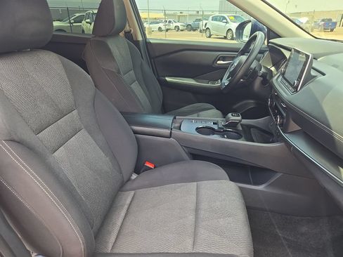 Certified 2024 Nissan Rogue SV FWD image 10