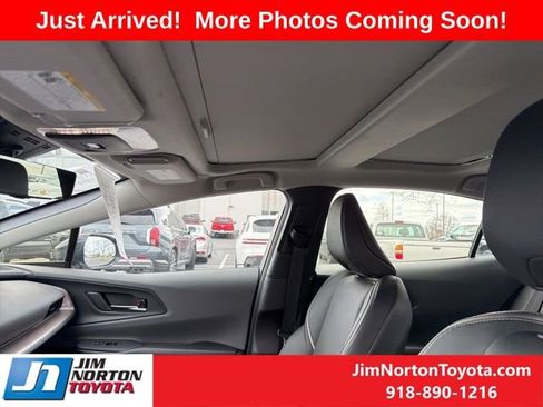 Used 2025 Toyota Prius Limited w/ Limited Premium Package image 11