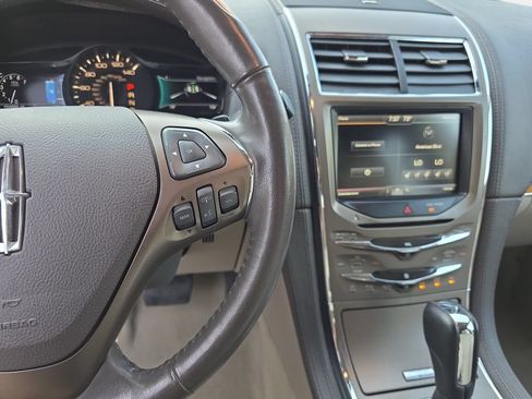 Used 2014 Lincoln MKX AWD w/ Equipment Group 102A image 19