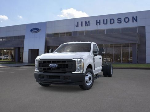 New 2026 Ford F350 XL image 2