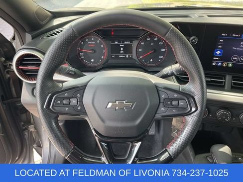 Certified 2024 Chevrolet Trax RS w/ Sunroof Package FWD image 11