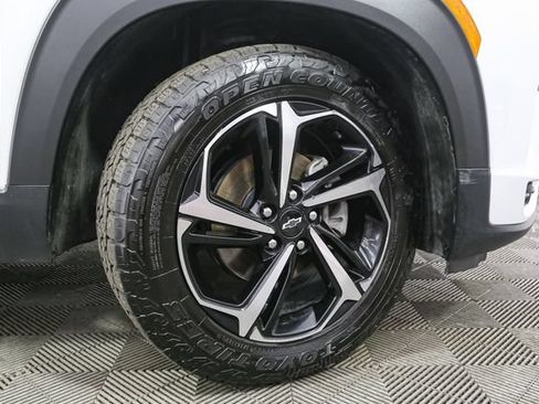 Used 2023 Chevrolet TrailBlazer RS w/ Sun and Liftgate Package AWD/4WD image 15