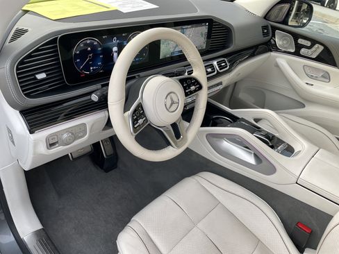 Certified 2023 Mercedes-Benz Maybach GLS 600 4MATIC image 19