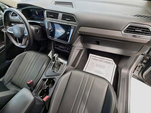 Used 2023 Volkswagen Tiguan SE w/ Panoramic Sunroof Package FWD image 14