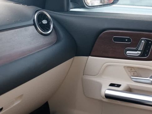 Used 2022 Mercedes-Benz GLA 250 4MATIC image 25