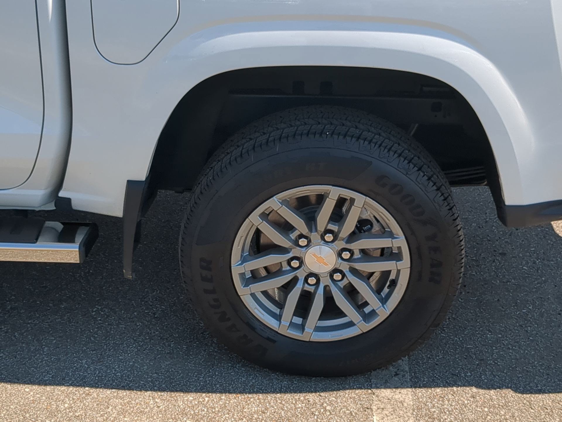 Used 2026 Chevrolet Colorado LT w/ LT Convenience Package AWD/4WD image 11