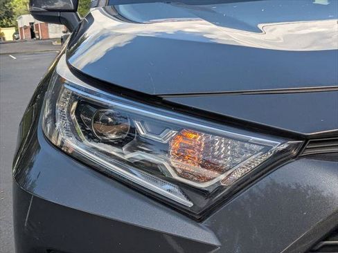 Certified 2021 Toyota RAV4 XLE Premium AWD/4WD image 11