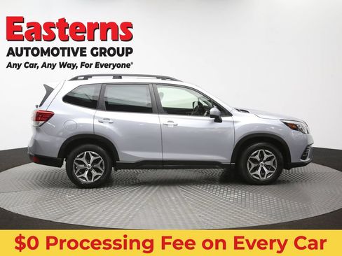 Used 2023 Subaru Forester Premium AWD/4WD image 48