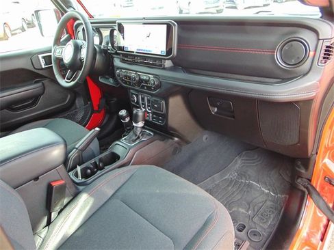 Used 2024 Jeep Wrangler Rubicon w/ Convenience Group image 24