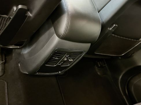 Used 2020 Jeep Grand Cherokee Laredo image 28