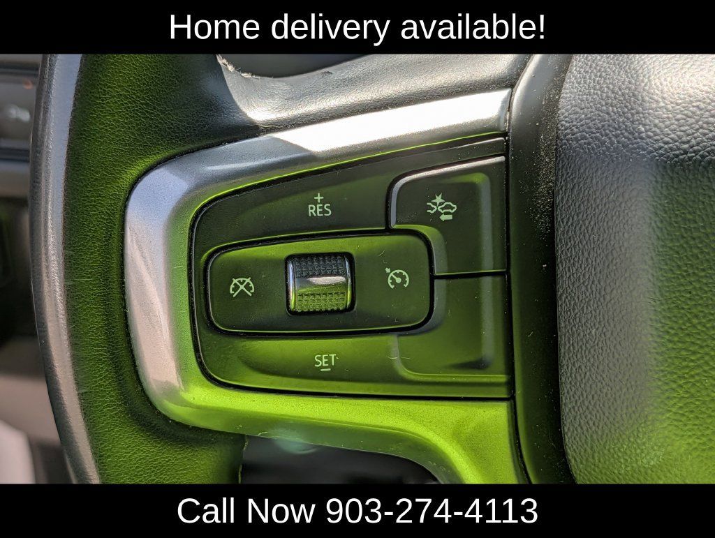 Used 2023 Chevrolet Suburban LT RWD image 27