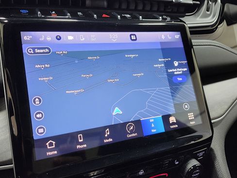 Used 2023 Jeep Grand Cherokee 4WD 4xe image 4