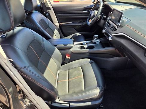 Used 2022 Nissan Altima 2.5 SR FWD image 15