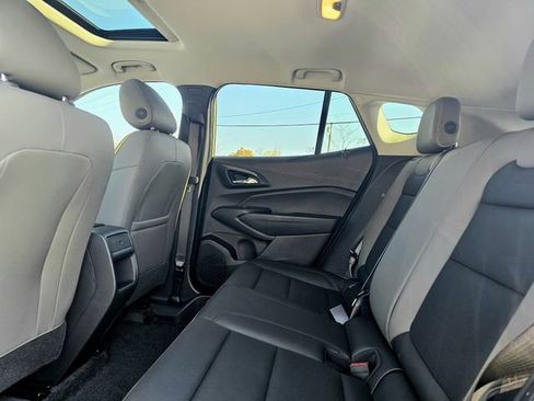 Used 2025 Chevrolet Trax ACTIV w/ Sunroof Package image 23