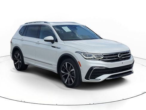 Certified 2024 Volkswagen Tiguan SEL R-Line AWD/4WD image 1
