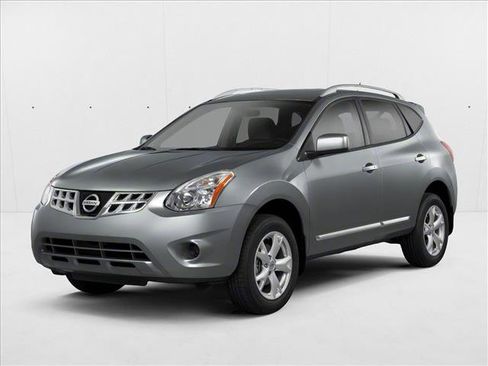 Used 2013 Nissan Rogue SV image 1