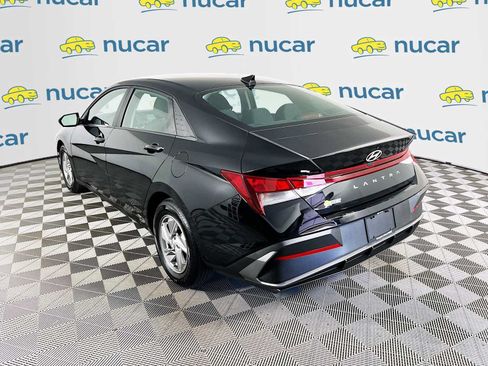 Certified 2025 Hyundai Elantra SE FWD image 5