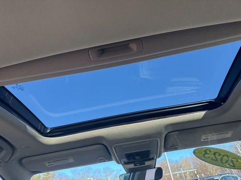 Used 2023 Honda Accord Touring image 8