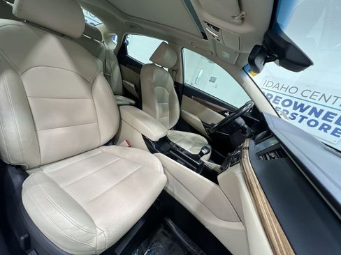 Used 2019 Kia Cadenza Technology image 25