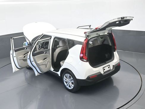 Used 2021 Kia Soul LX image 60