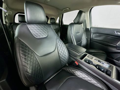 Used 2024 Ford Edge Titanium AWD/4WD image 25