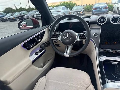 Used 2026 Mercedes-Benz GLC 300 4MATIC image 18