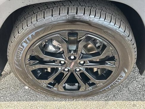 Certified 2022 GMC Terrain SLE w/ Driver Convenience Package FWD image 37