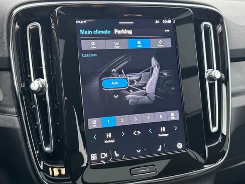 Certified 2023 Volvo XC40 Recharge Plus image 28