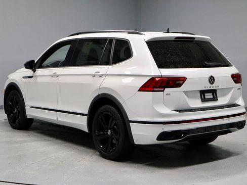 Used 2023 Volkswagen Tiguan SE R-Line AWD/4WD image 8