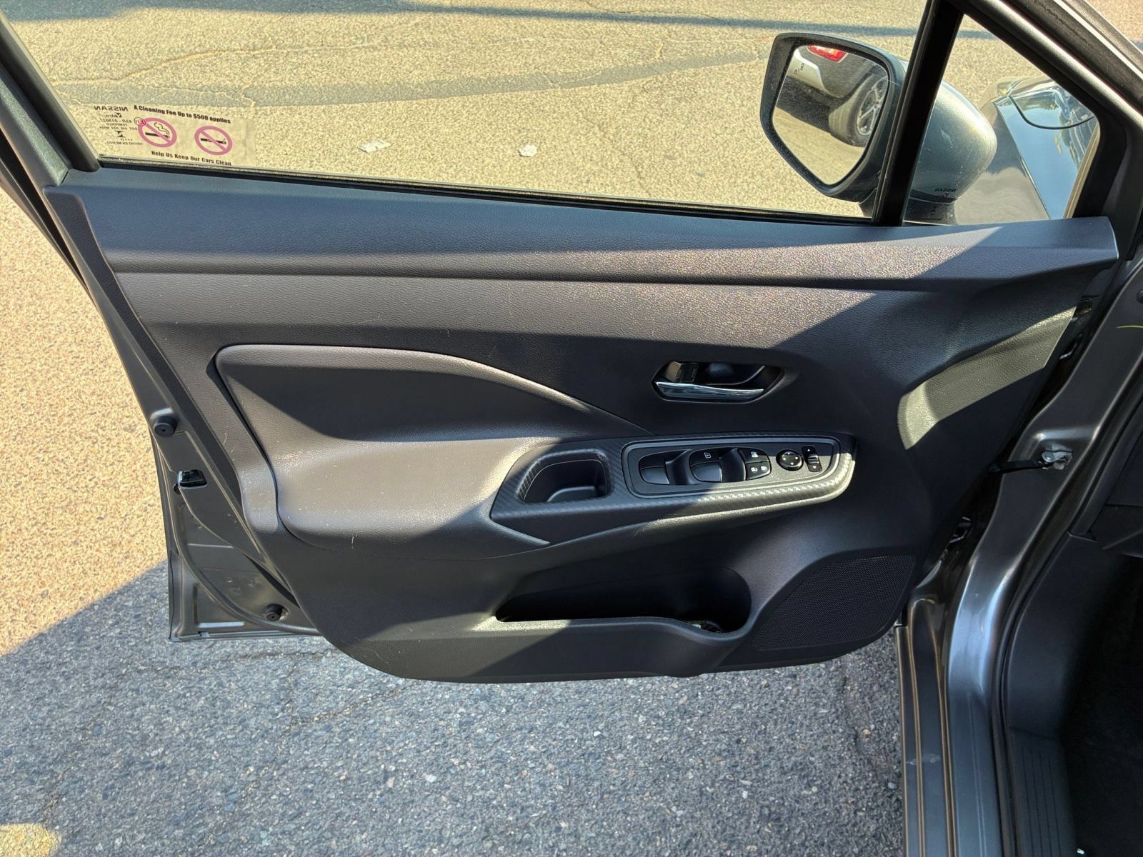 Used 2025 Nissan Versa SV FWD image 18