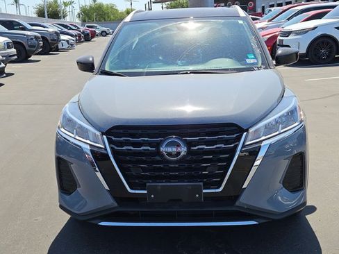 Used 2024 Nissan Kicks SV FWD image 2