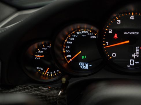 Used 2018 Porsche 911 GT2 RS image 28