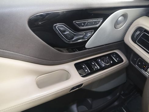 Used 2020 Lincoln Aviator Reserve w/ Equipment Group 202A AWD/4WD image 37