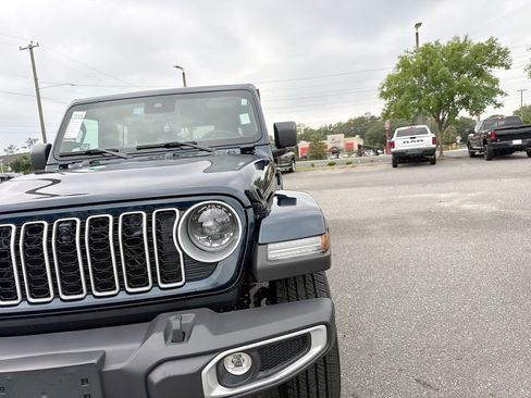 Used 2025 Jeep Wrangler Unlimited Sahara w/ Safety Group AWD/4WD image 10