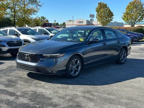 Used 2023 Honda Accord EX image 3
