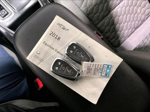 Used 2018 Chevrolet Equinox LT image 35