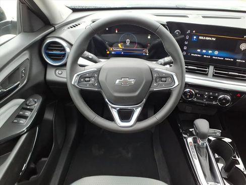 New 2026 Chevrolet Trax LT w/ Driver Confidence Package FWD image 24