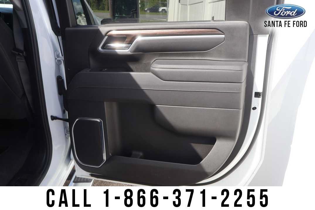 Used 2025 Chevrolet Silverado 2500 LT w/ Safety Package AWD/4WD image 27