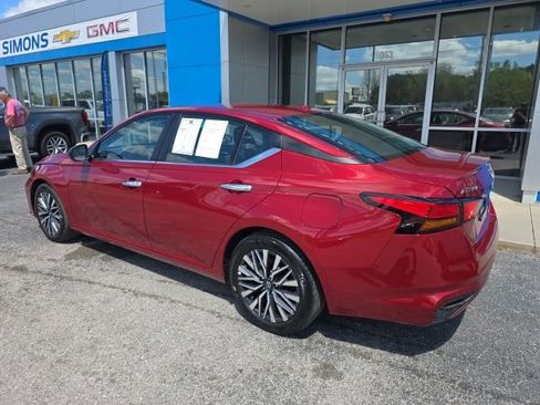 Used 2025 Nissan Altima 2.5 SV FWD image 3