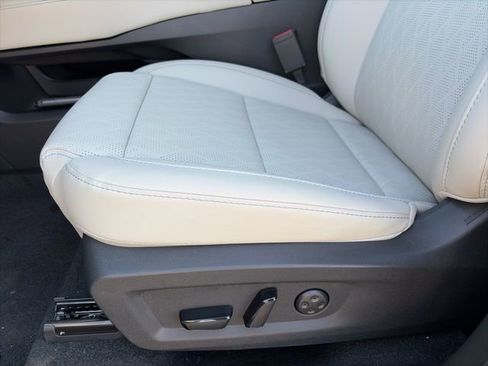 New 2026 Nissan Murano Platinum image 10