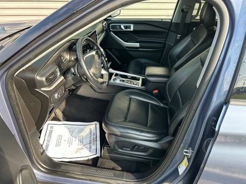 Used 2021 Ford Explorer XLT w/ Equipment Group 202A AWD/4WD image 11